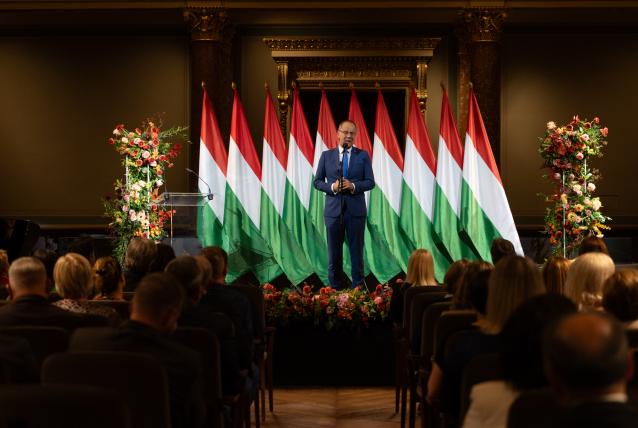 Kormányhivatali dolgozók részesültek elismerésben