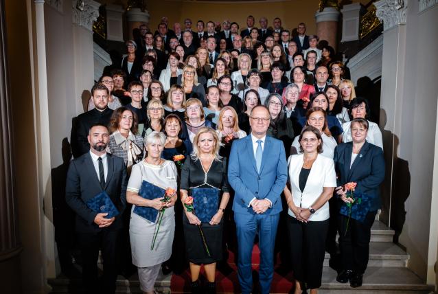 Magas rangú miniszteri elismerésben részesült a kormányhivatal két munkatársa