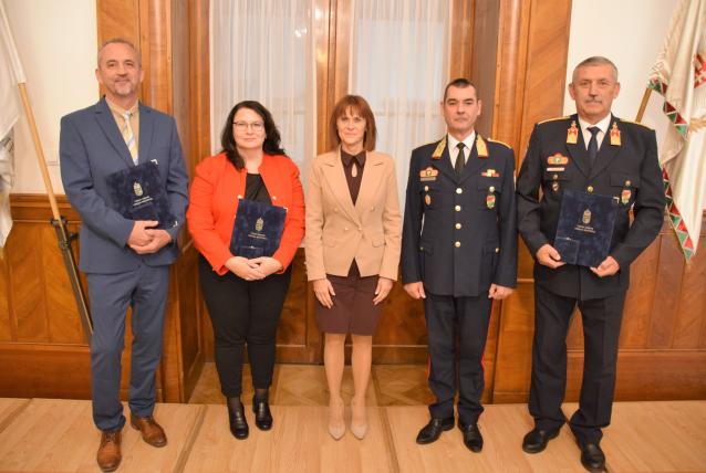 A Tolna Vármegye Védelméért emlékérmek ünnepélyes átadása