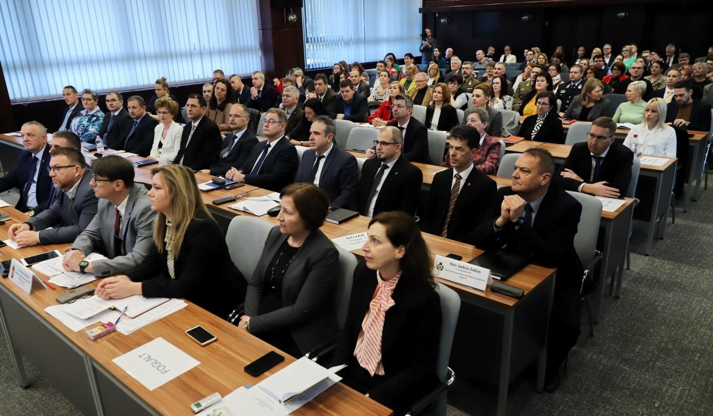 bévák hunor elismerés kép1 bévák hunor elismerés kép1