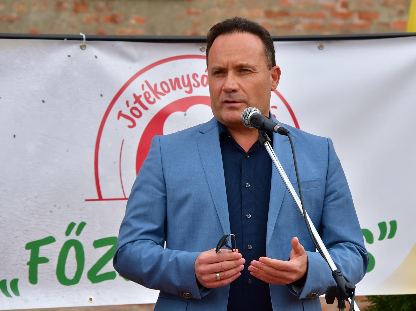 dr. Takács Árpád főispán dr. Takács Árpád főispán
