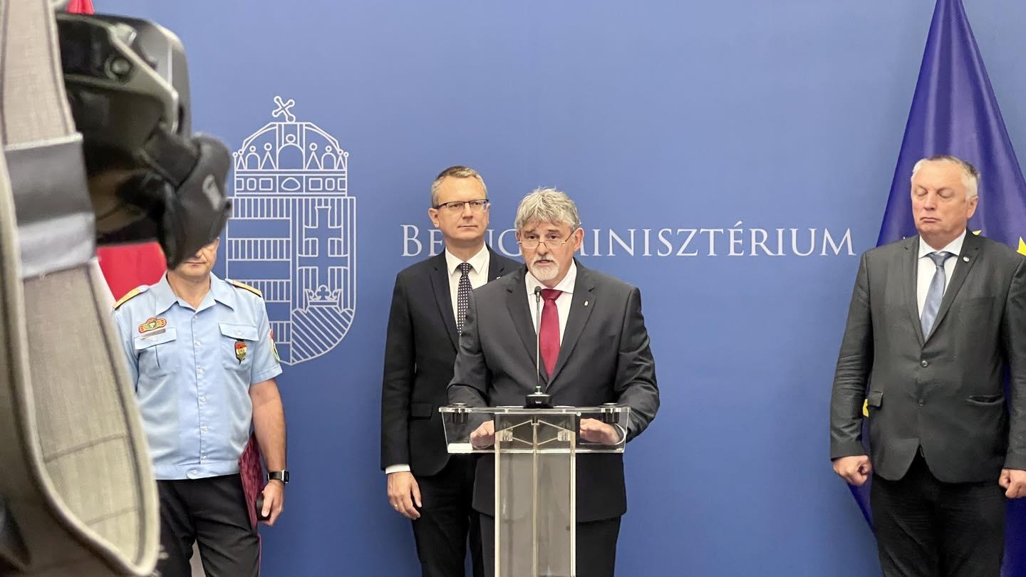 Sajtótájékoztató a viharkárok elleni védekezésről György István