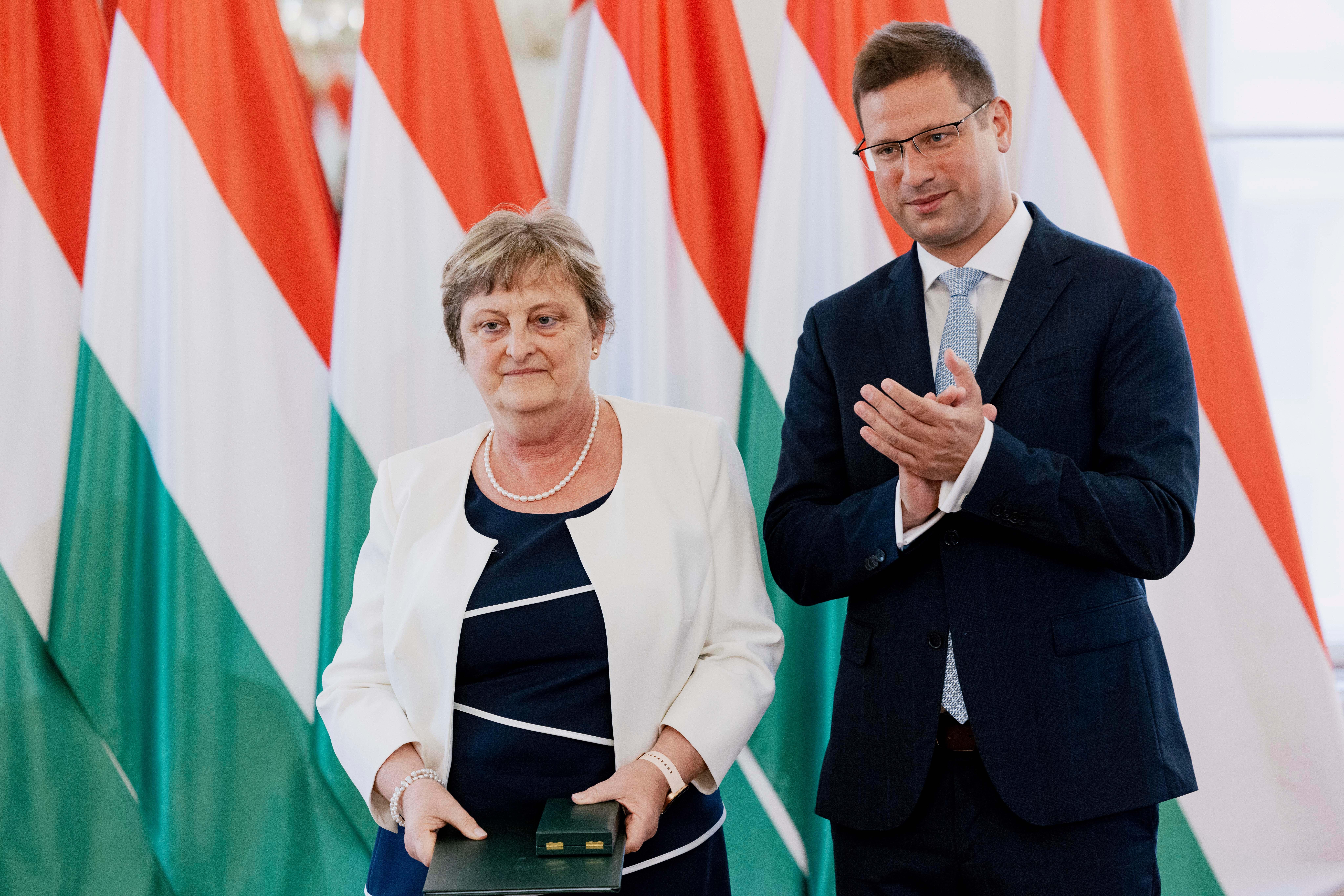 Kóczián Éva - Magyar Bronz Érdemkereszt, polgári tagozat kitüntetés Kóczián Éva