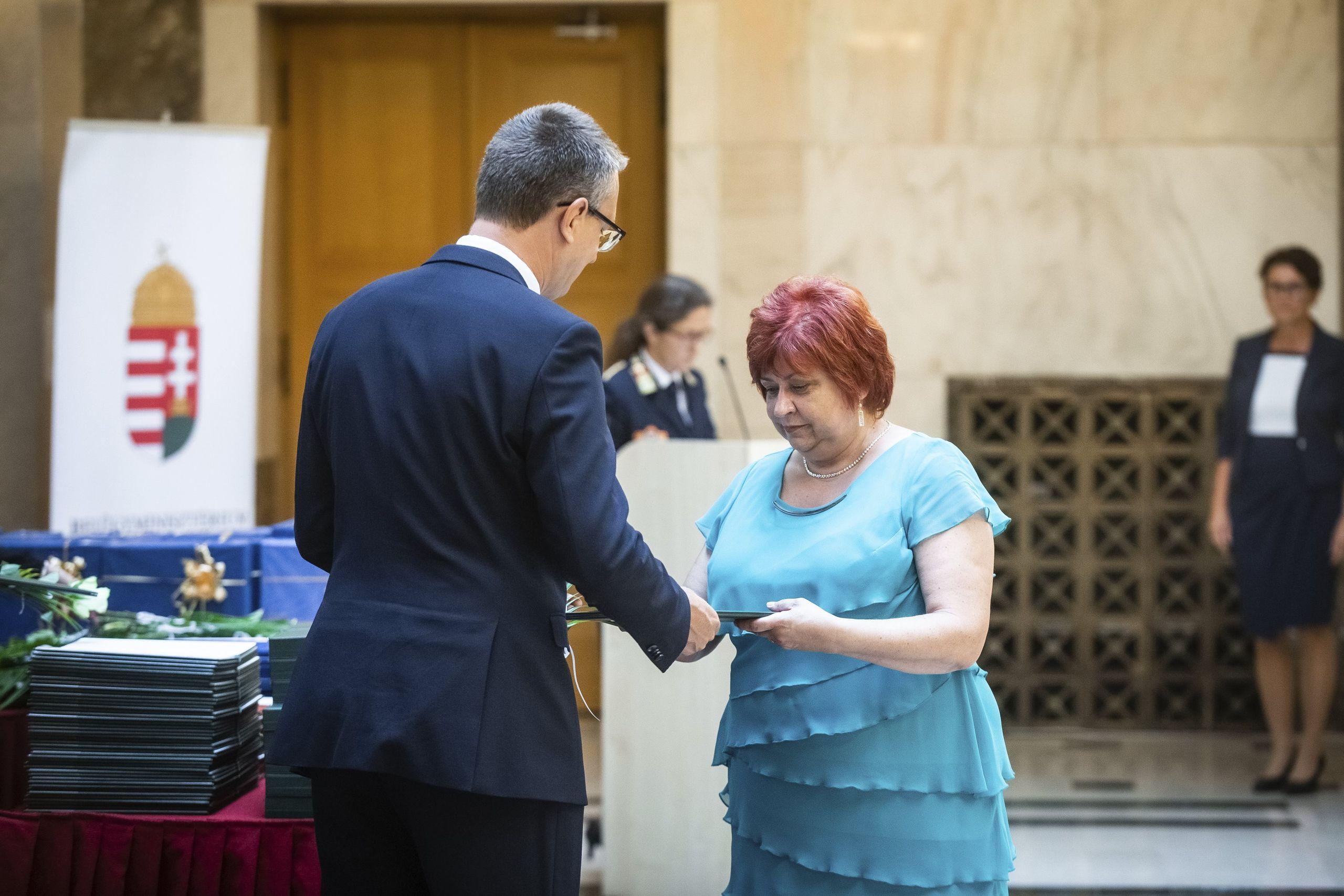 Állami elismerésben részesült a kormányhivatal több munkatársa Állami elismerésben részesült a kormányhivatal több munkatársa