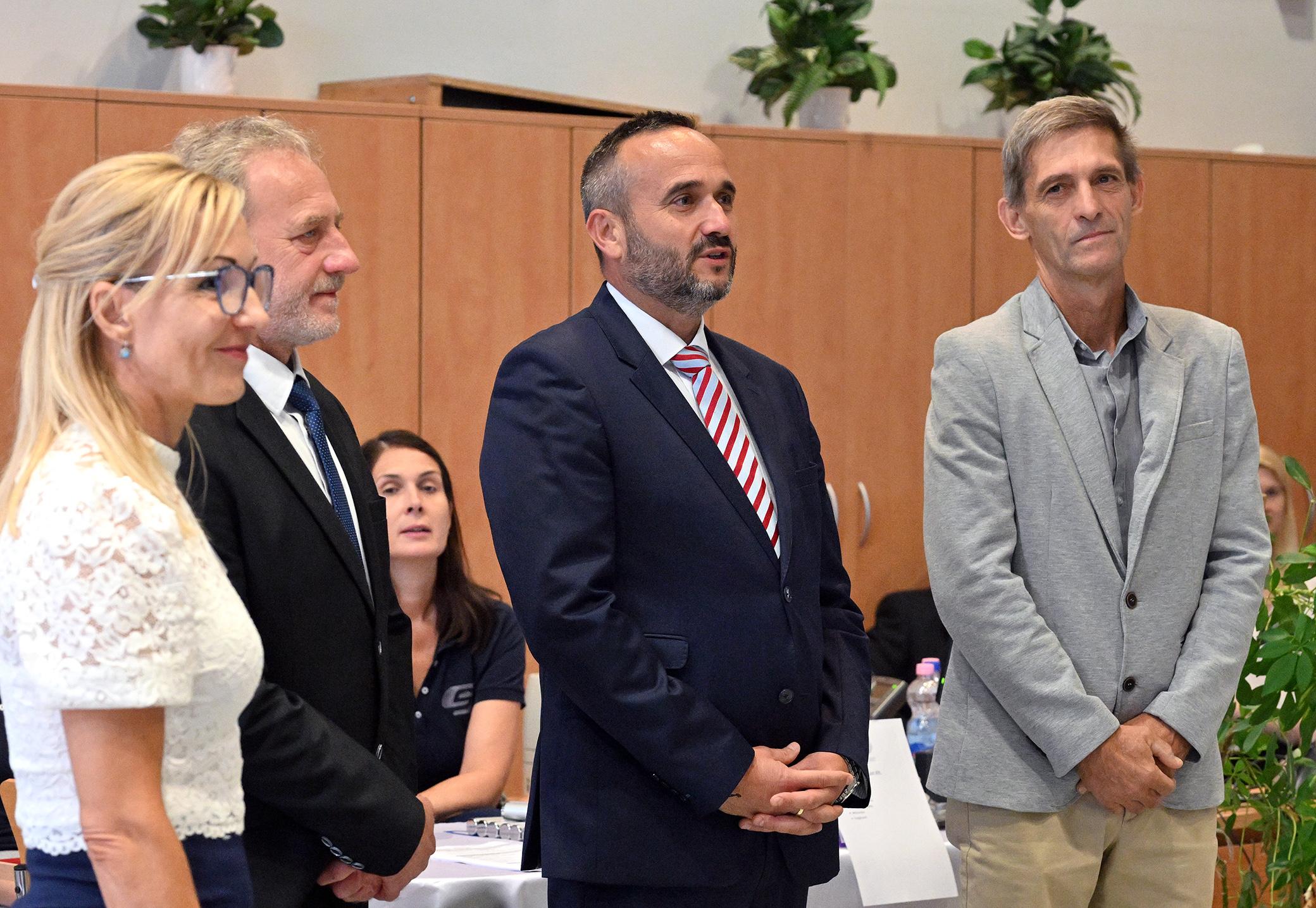 Állásbörze megnyitó Hatvanban Állásbörze megnyitó Hatvanban