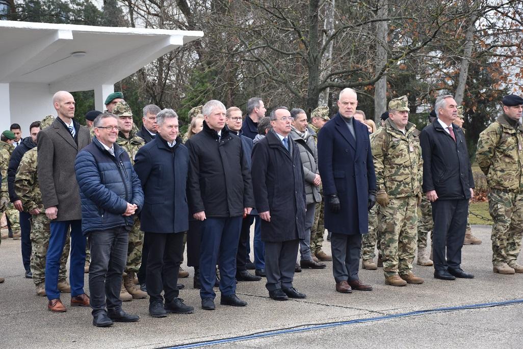 2Leopárdok érkeztek a tatai laktanyába 2Leopárdok érkeztek a tatai laktanyába