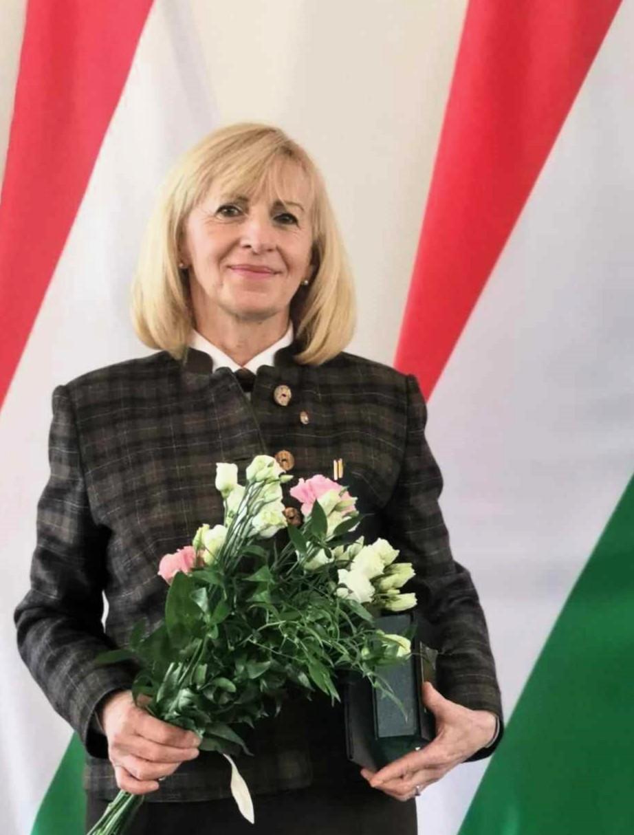 Demeter Erzsébet főosztályvezető Nadler Herbert Díjat vehetett át Demeter Erzsébet főosztályvezető Nadler Herbert Díjat vehetett át