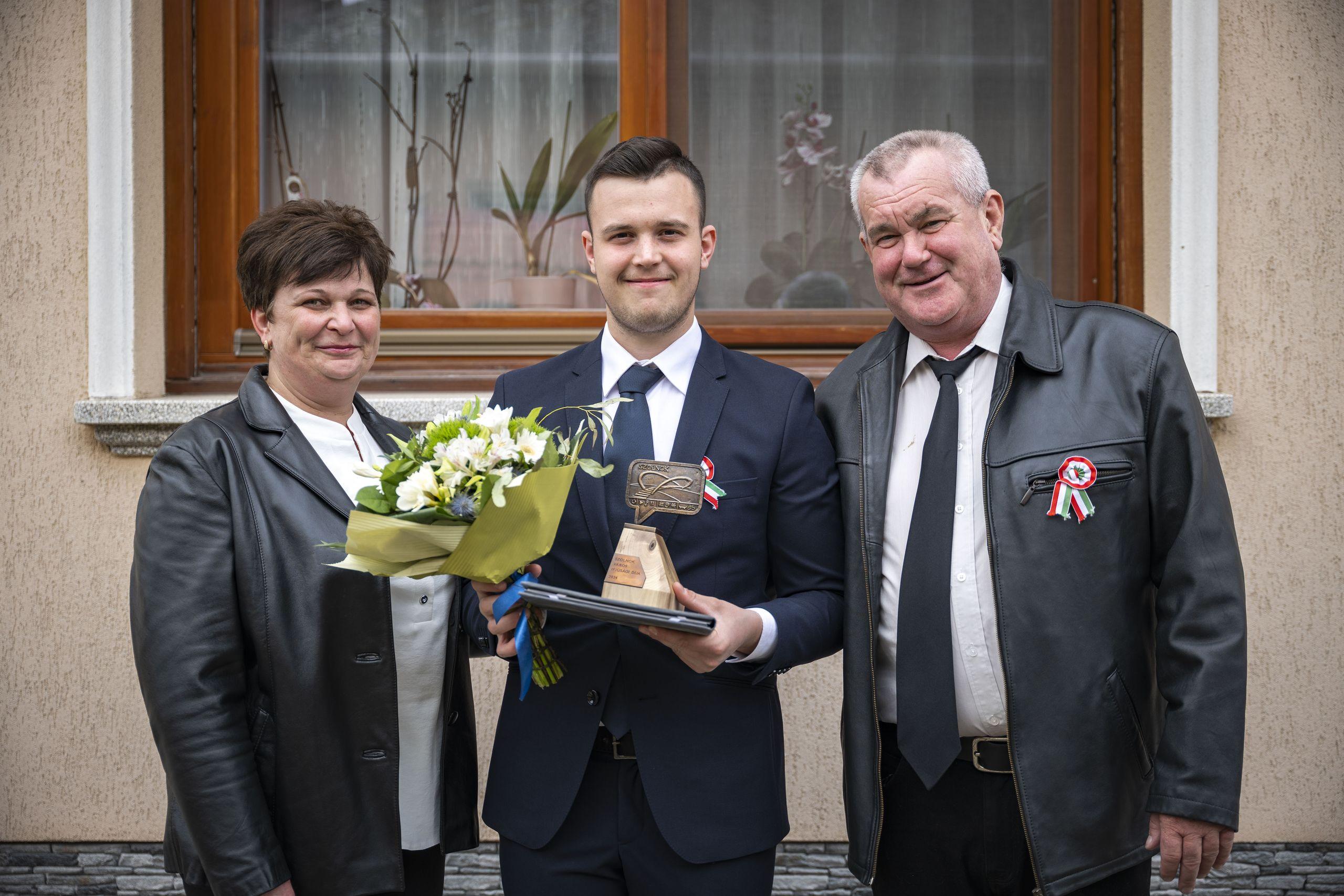 Gratulálunk kollégáinknak! Gratulálunk kollégáinknak!