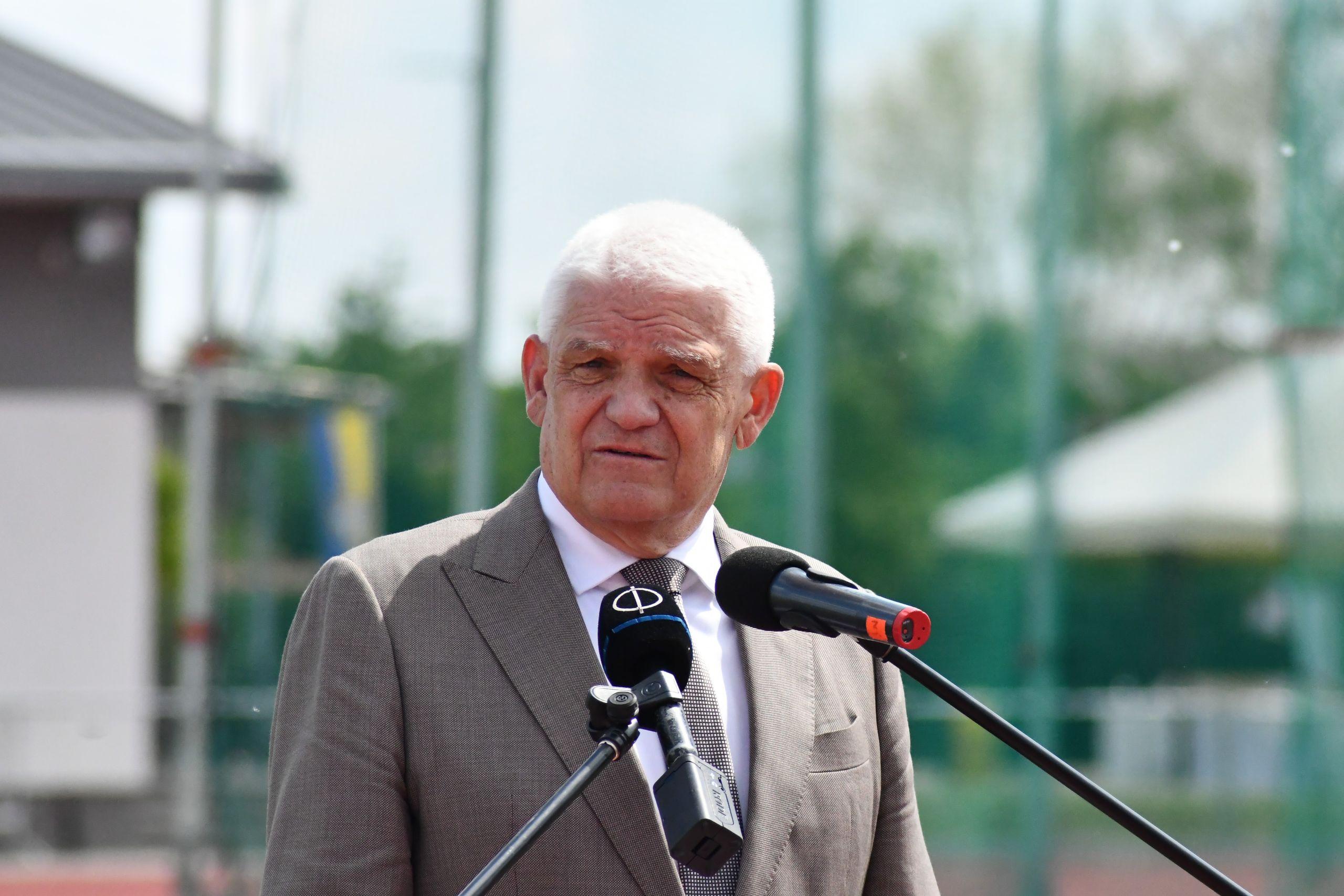 Átadták a megújult Véső úti Sportközpontot Szolnokon Átadták a megújult Véső úti Sportközpontot Szolnokon