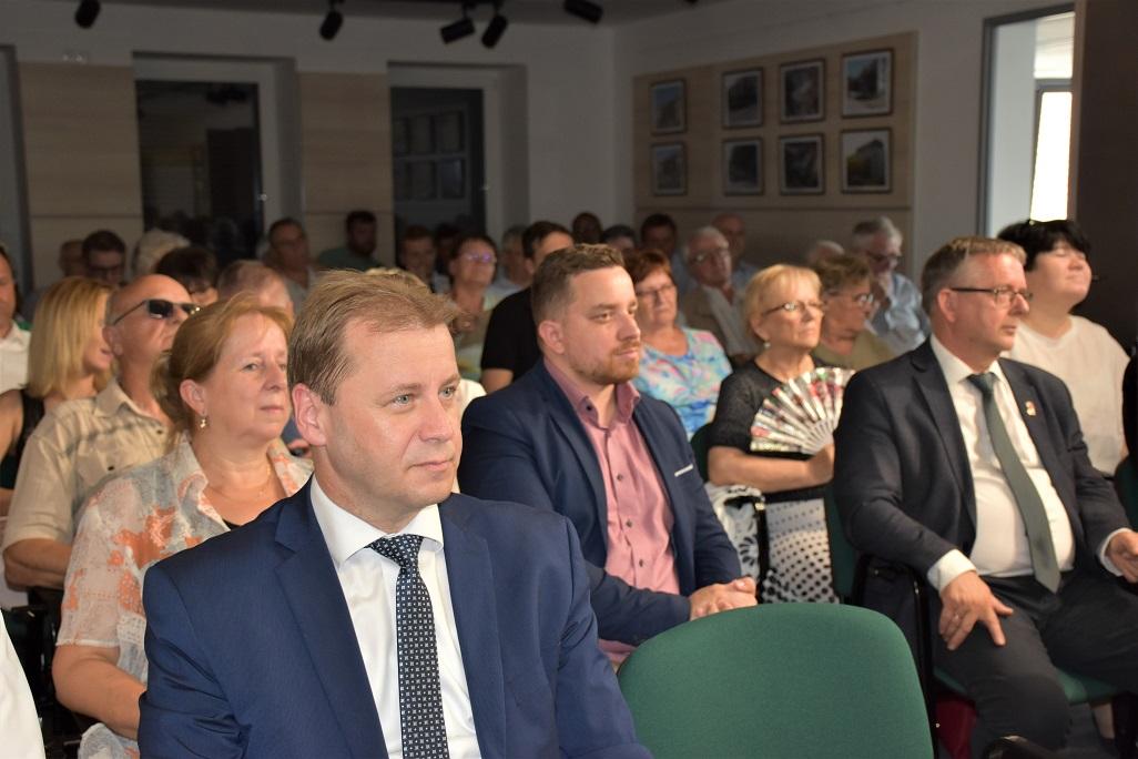 7-Magyary Zoltán születésének 136. évfordulójára emlékeztek Tatán 7-Magyary Zoltán születésének 136. évfordulójára emlékeztek Tatán