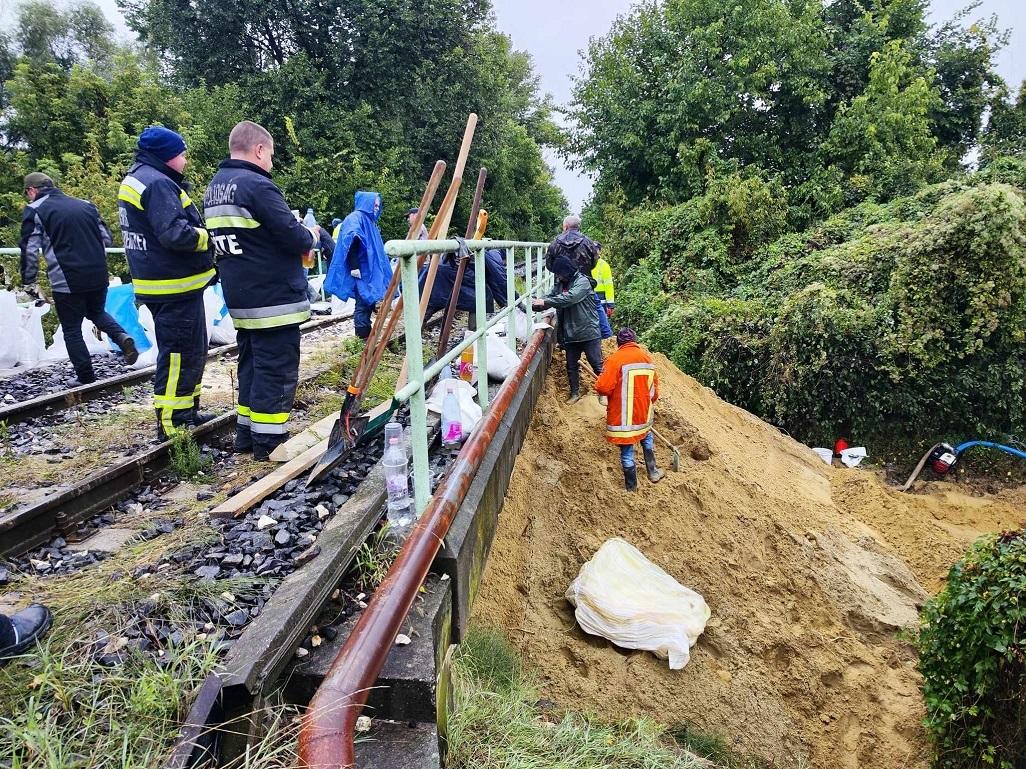 1-Árvízhelyzet Komárom-Esztergomban 1-Árvízhelyzet Komárom-Esztergomban