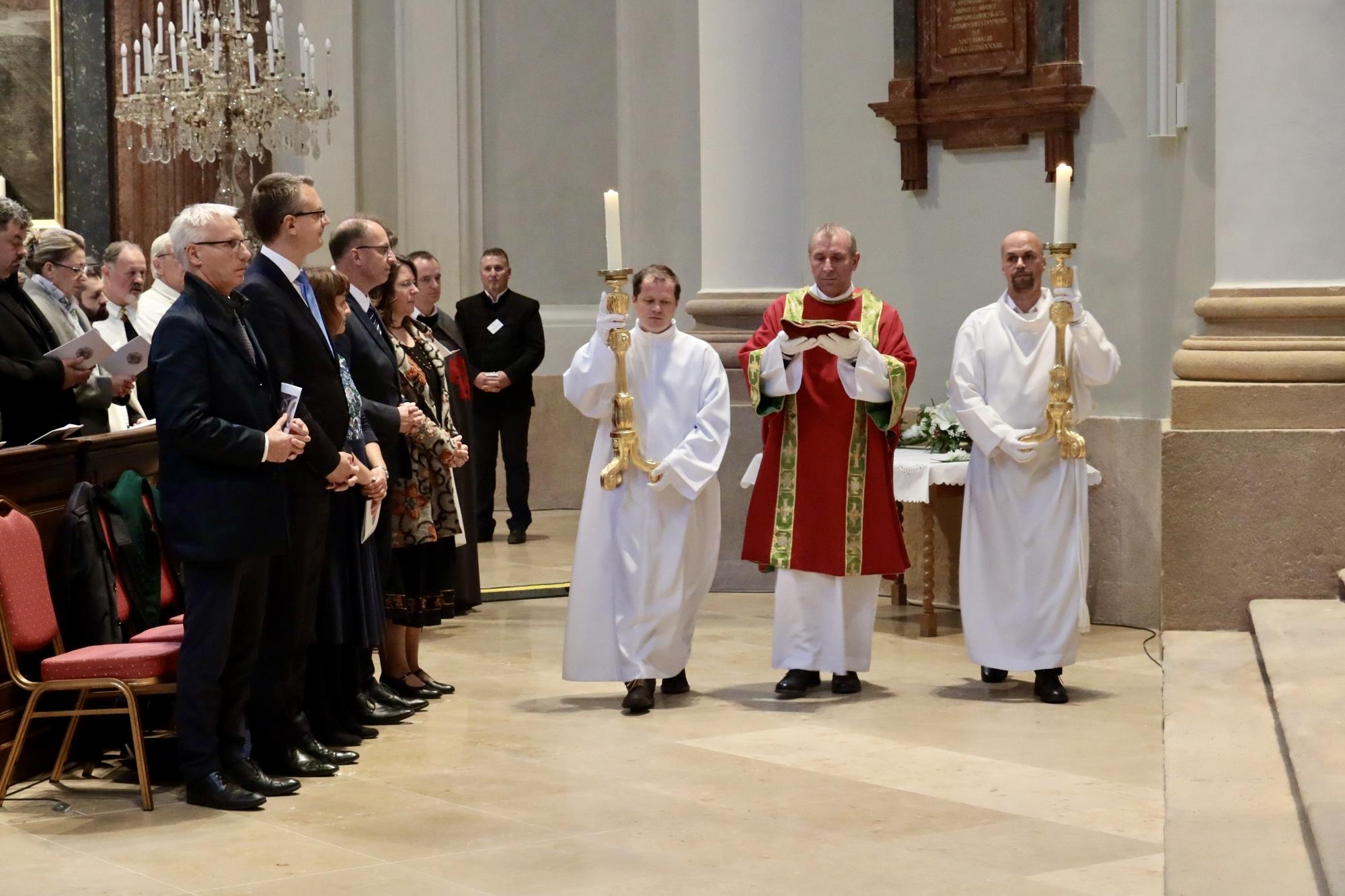 Váci székesegyház felszentelése PVKH 4 Váci székesegyház felszentelése PVKH 4